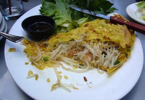 Representative photograph of Banh Xeo.