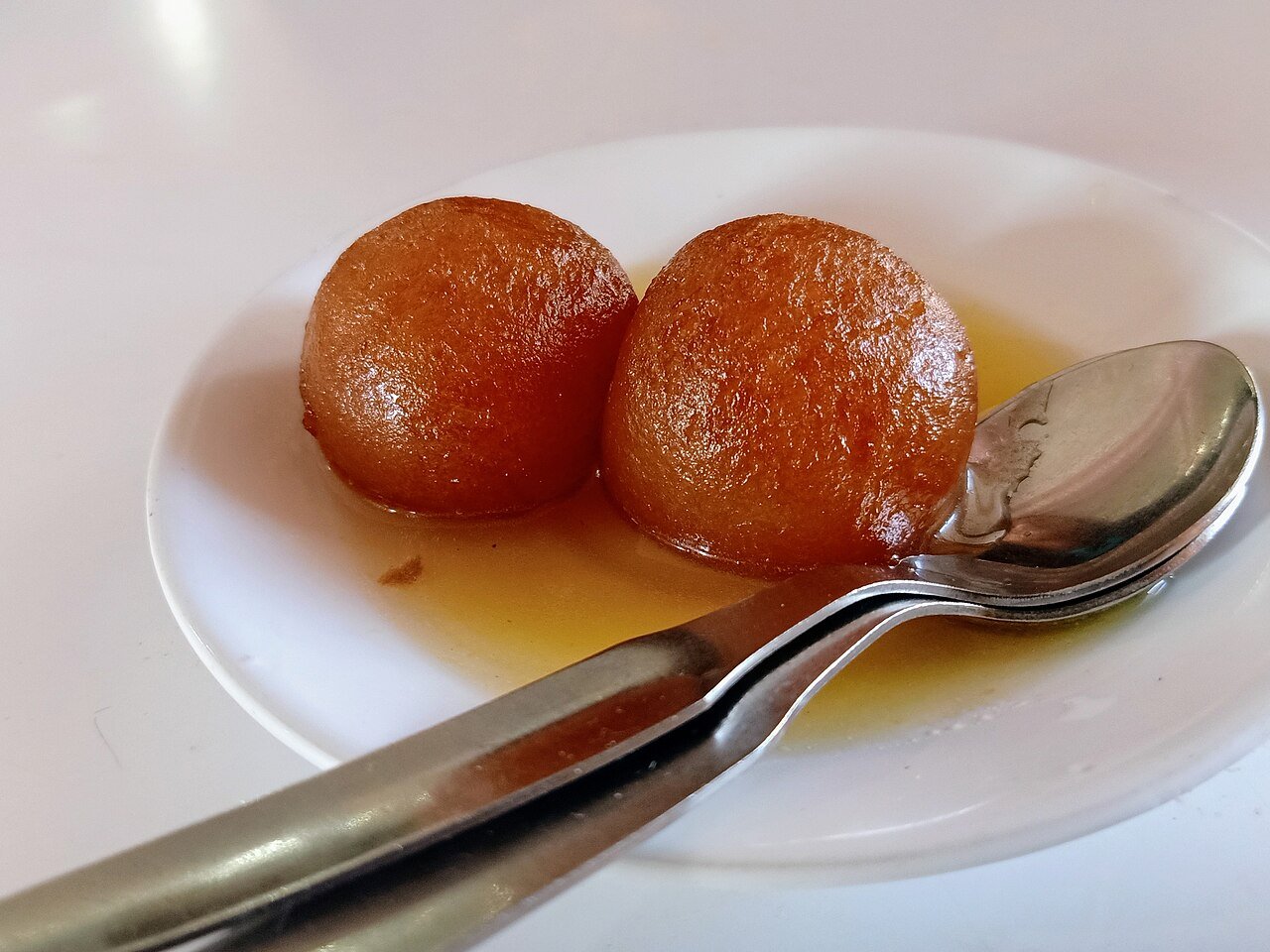 Representative photograph of gulab jamun